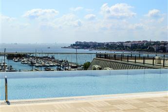 Wyndham Grand Istanbul Kalamis Marina 5*