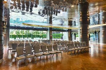 Wyndham Grand Istanbul Kalamis Marina 5*