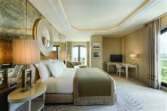 Wyndham Grand Istanbul Kalamis Marina 5*