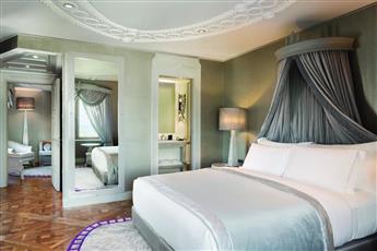 Wyndham Grand Istanbul Kalamis Marina 5*