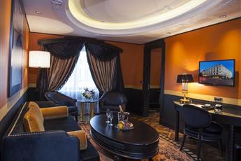 Wyndham Grand Istanbul Kalamis Marina 5*