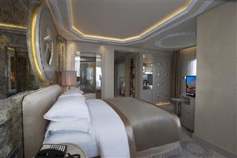 Wyndham Grand Istanbul Kalamis Marina 5*