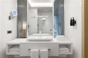 Wyndham Grand Istanbul Levent 5*