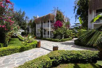 Yalipark Beach Hotel 3*