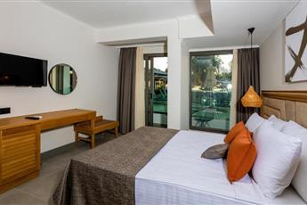 Yalipark Beach Hotel