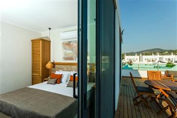 Yalipark Beach Hotel