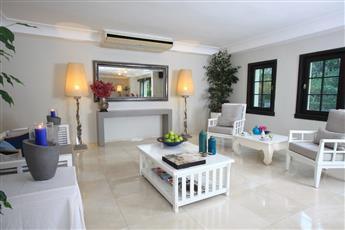 Zeytinada Hotel