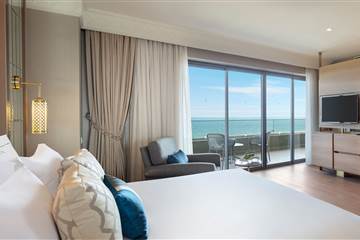 DELUXE SUITE SEAVIEW