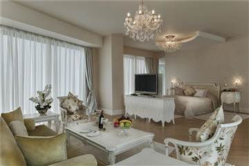 ROYAL DELUXE SUITE