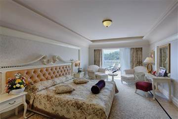 DELUXE FAMILY GRAND SUITE LAND VIEW