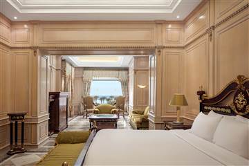 ROYALE SUITE