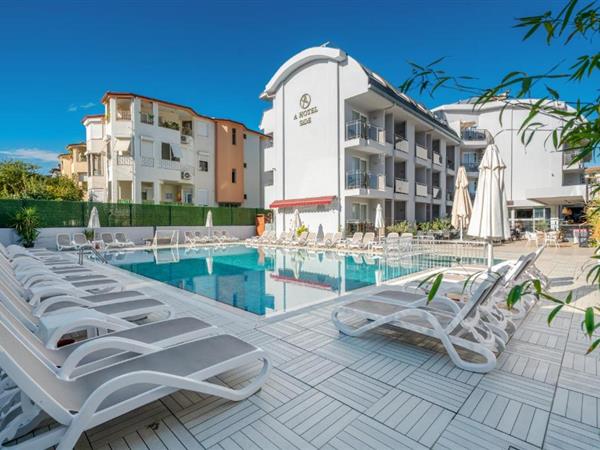 A Hotel Side