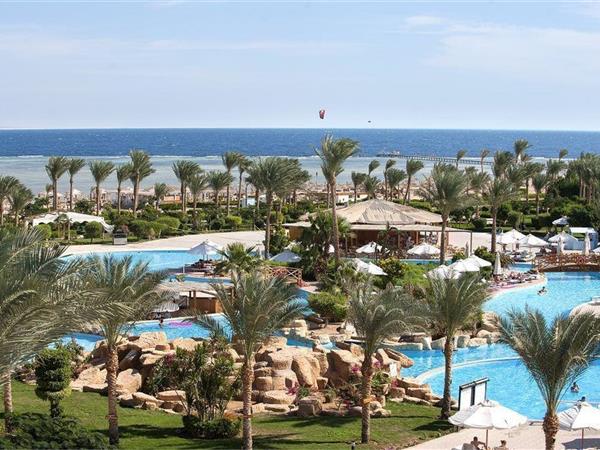 Amwaj Oyoun Resort and Casino 5*