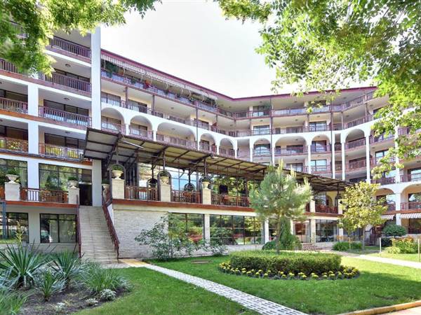 Estreya Residence Hotel and SPA 4* Estreya Residence Hotel and SPA 4*