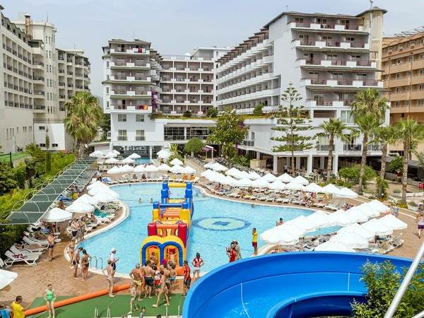 Holiday Park Resort 5* Holiday Park Resort 5*