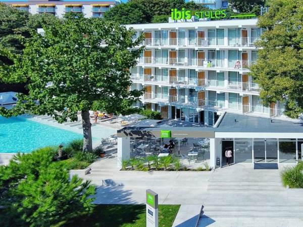 Ibis Styles Golden Sands Roomer Hotel Ibis Styles Golden Sands Roomer Hotel