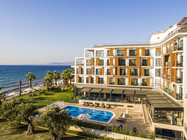 Maia Luxury Beach Hotel & Spa 4*