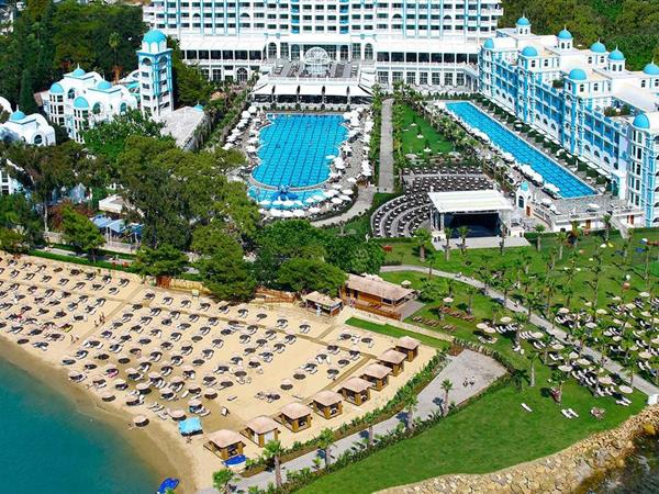 Rubi Platinum Spa Resort & Suites 5*