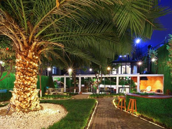 Walton Gardens Pera