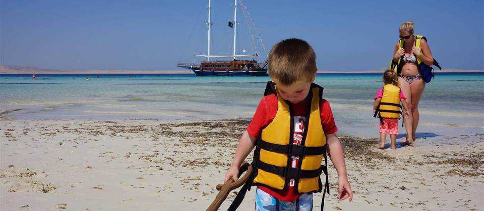 Pirates with Orange island ( Makad i- Safaga - Gouna - Sahl Hasheesh Hotels )